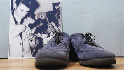 qworno|Elvis Presley’s actual blue suede shoes are up for auction.